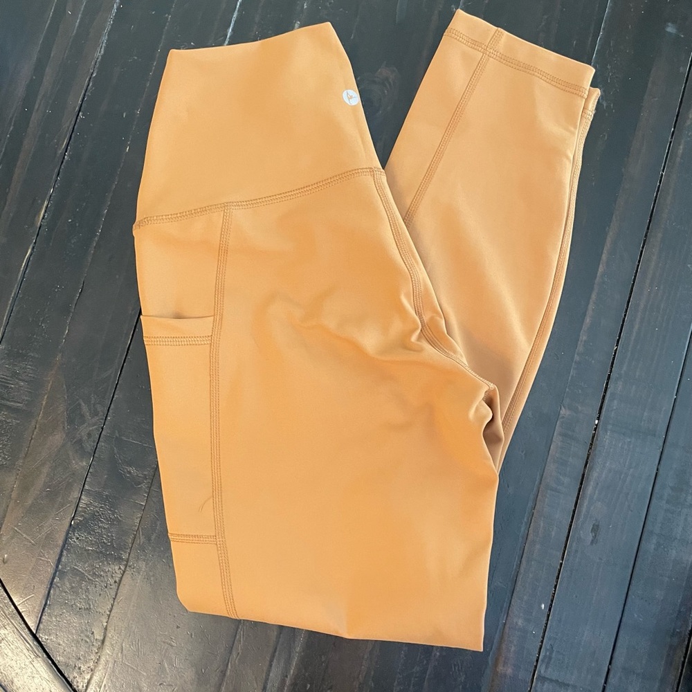 New 90 degrees camel leggings